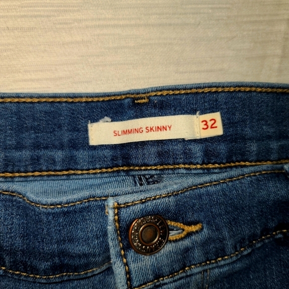 EUC Levi's Blue Ripped Skinny Jeans - Picture 2 of 5